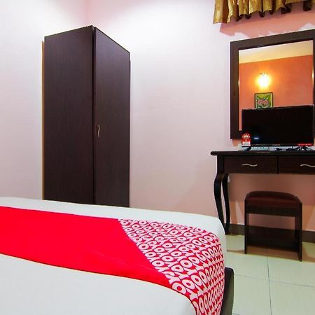 Oyo 11343 Hotel Putra Iskandar Seri Iskandar Ngoại thất bức ảnh