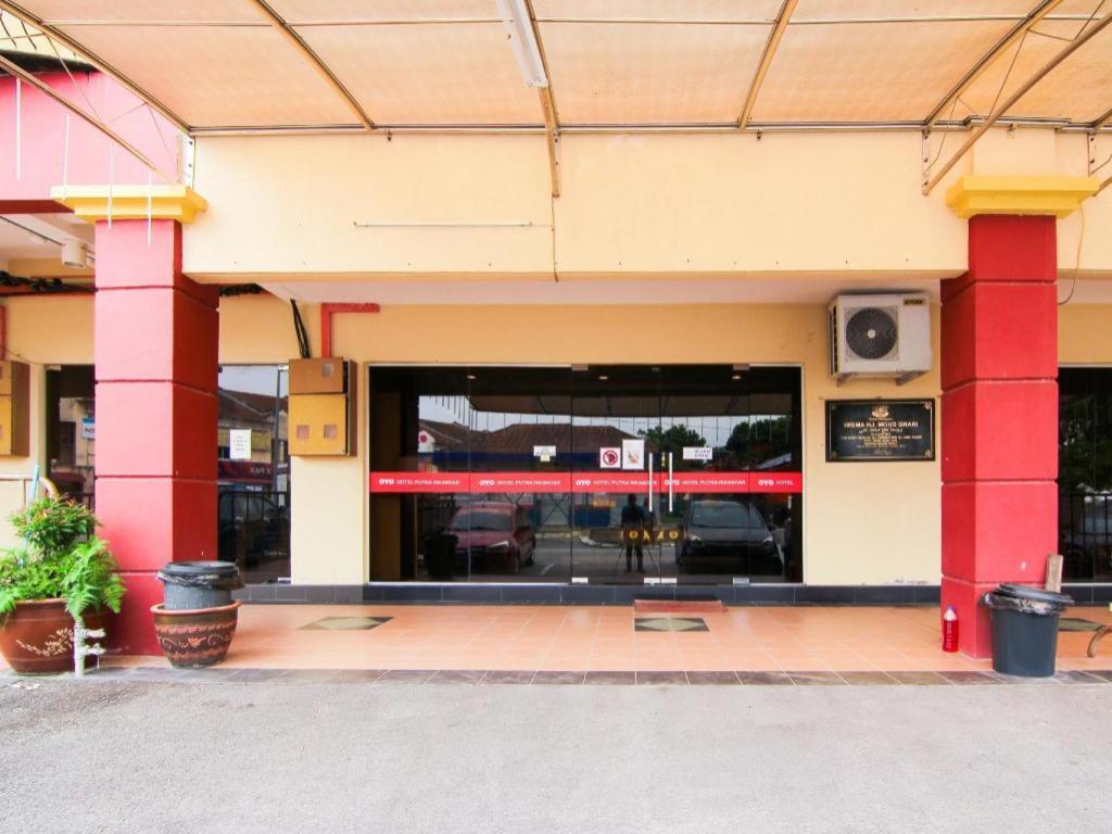Oyo 11343 Hotel Putra Iskandar Seri Iskandar Ngoại thất bức ảnh