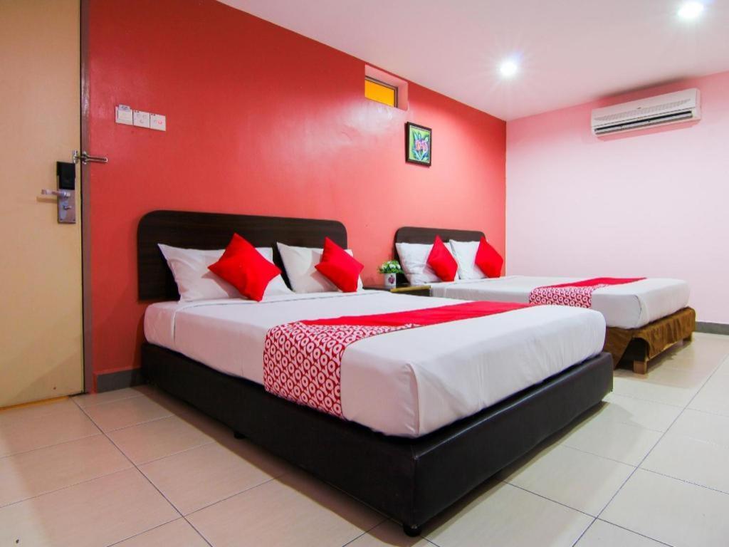 Oyo 11343 Hotel Putra Iskandar Seri Iskandar Ngoại thất bức ảnh