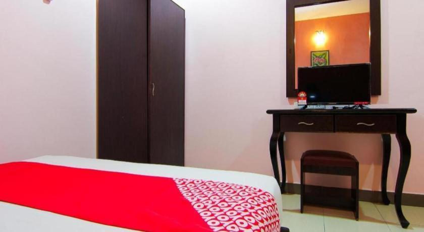 Oyo 11343 Hotel Putra Iskandar Seri Iskandar Ngoại thất bức ảnh
