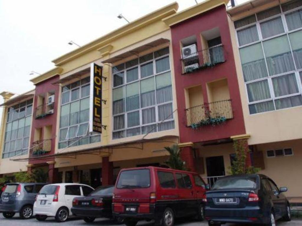 Oyo 11343 Hotel Putra Iskandar Seri Iskandar Ngoại thất bức ảnh