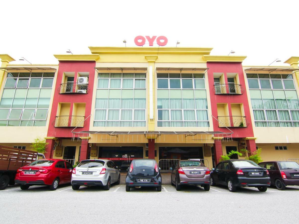 Oyo 11343 Hotel Putra Iskandar Seri Iskandar Ngoại thất bức ảnh