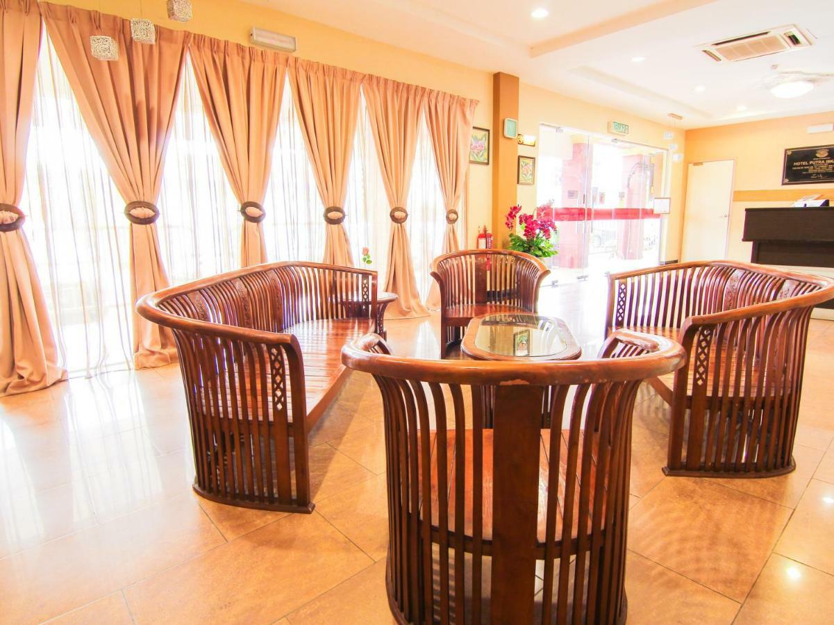 Oyo 11343 Hotel Putra Iskandar Seri Iskandar Ngoại thất bức ảnh