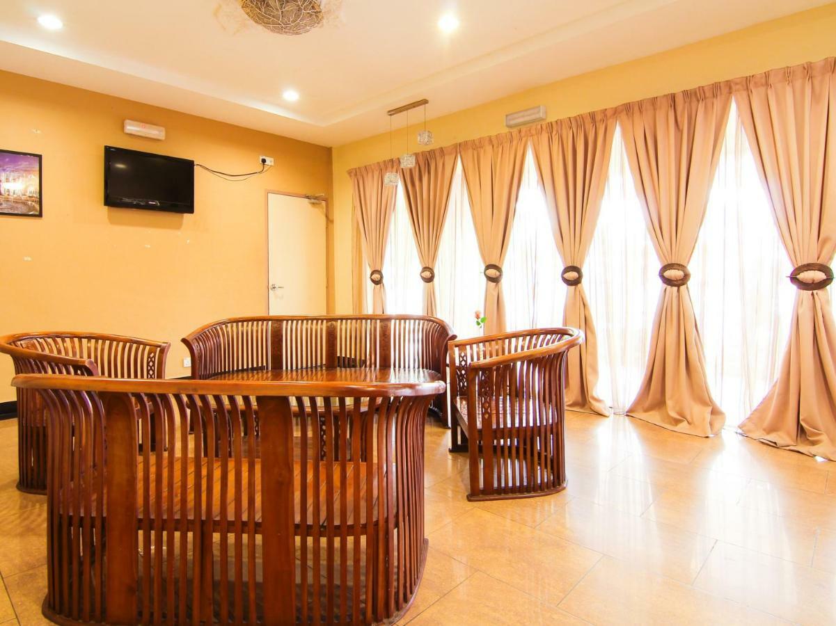 Oyo 11343 Hotel Putra Iskandar Seri Iskandar Ngoại thất bức ảnh