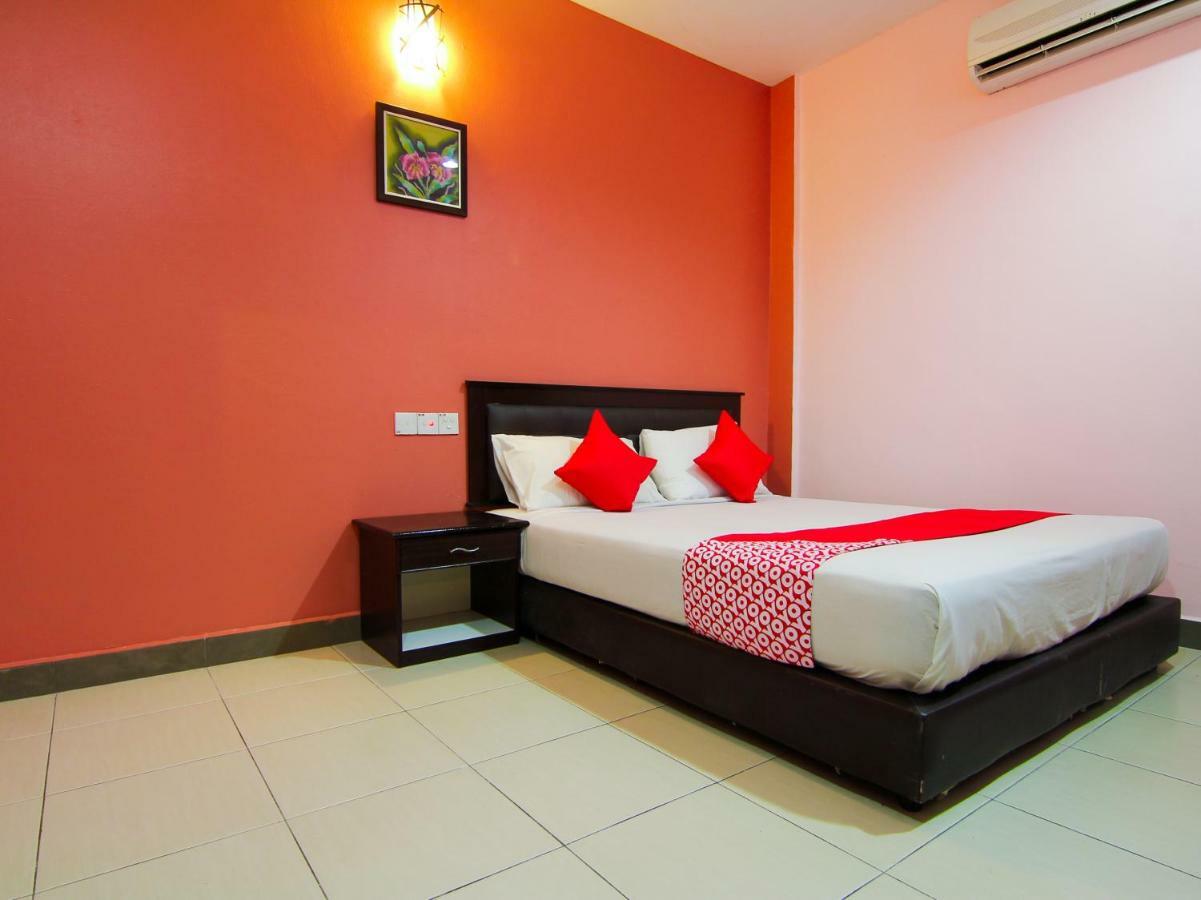 Oyo 11343 Hotel Putra Iskandar Seri Iskandar Ngoại thất bức ảnh