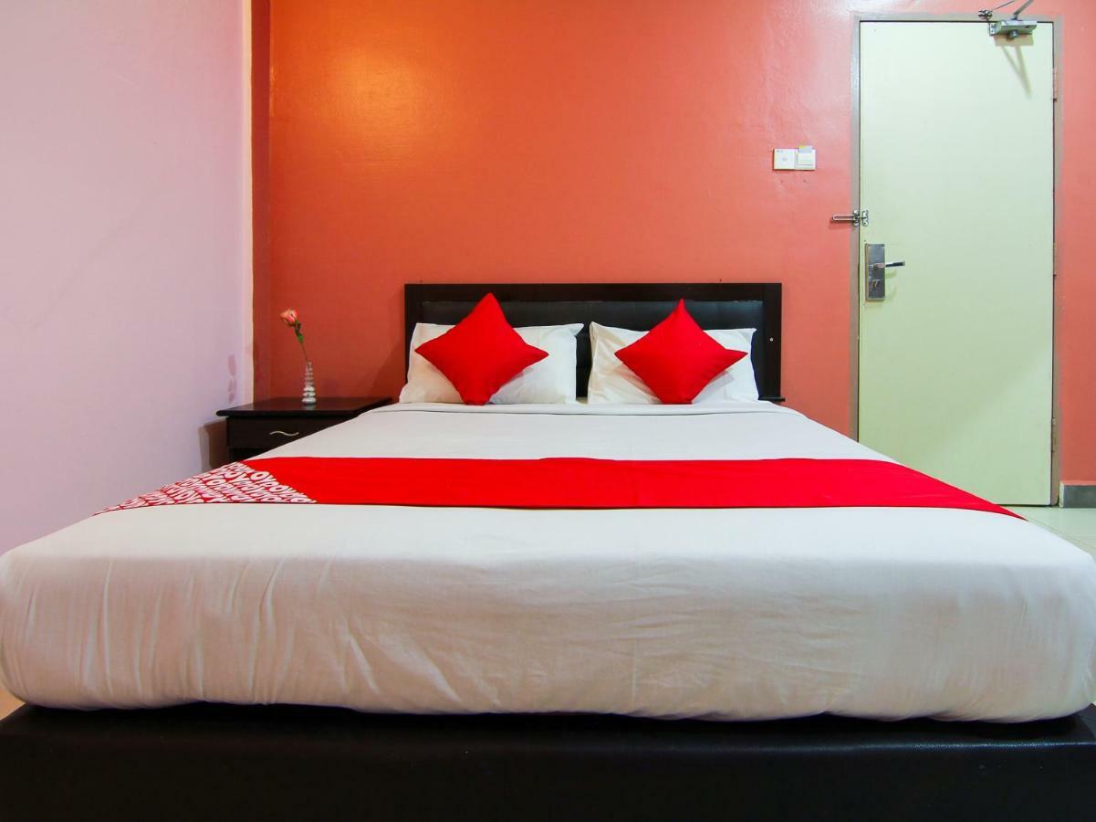Oyo 11343 Hotel Putra Iskandar Seri Iskandar Ngoại thất bức ảnh