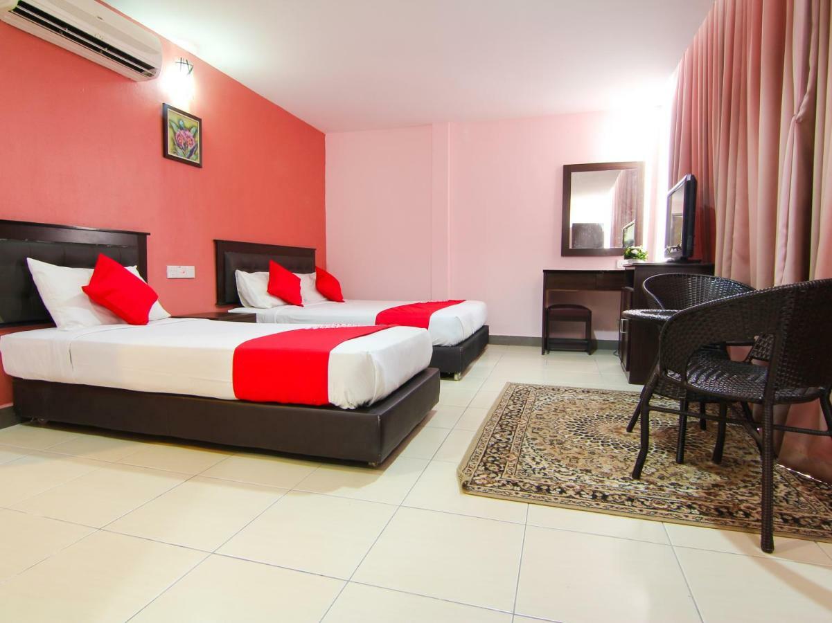 Oyo 11343 Hotel Putra Iskandar Seri Iskandar Ngoại thất bức ảnh