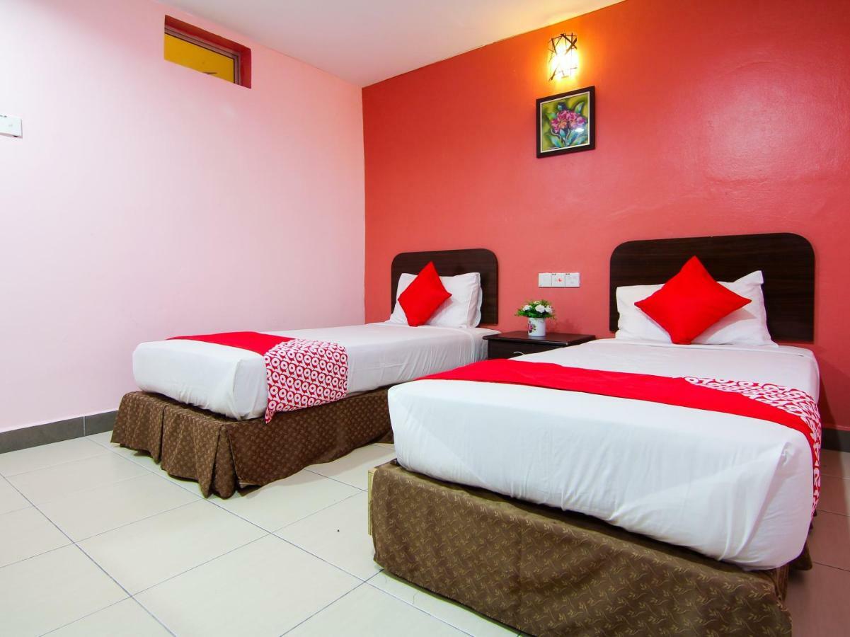 Oyo 11343 Hotel Putra Iskandar Seri Iskandar Ngoại thất bức ảnh