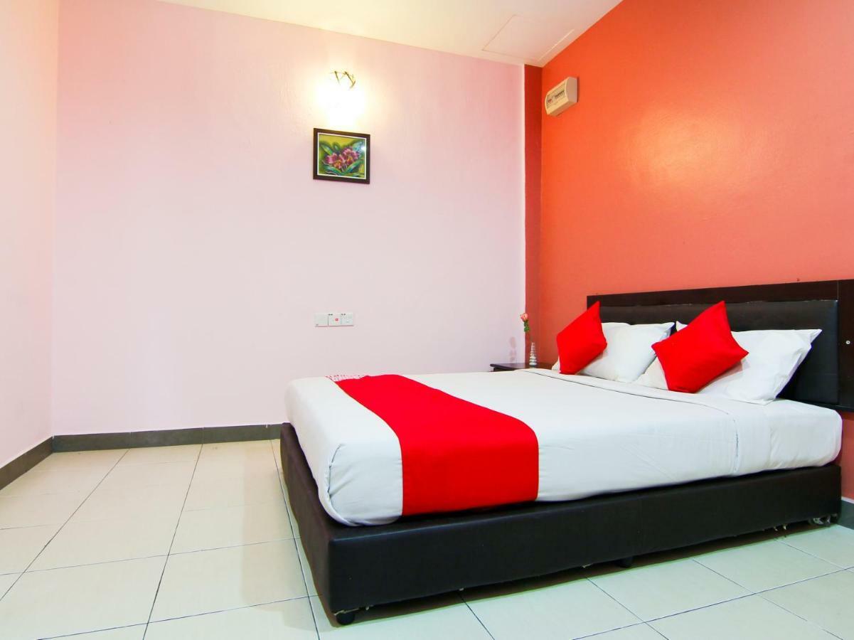 Oyo 11343 Hotel Putra Iskandar Seri Iskandar Ngoại thất bức ảnh