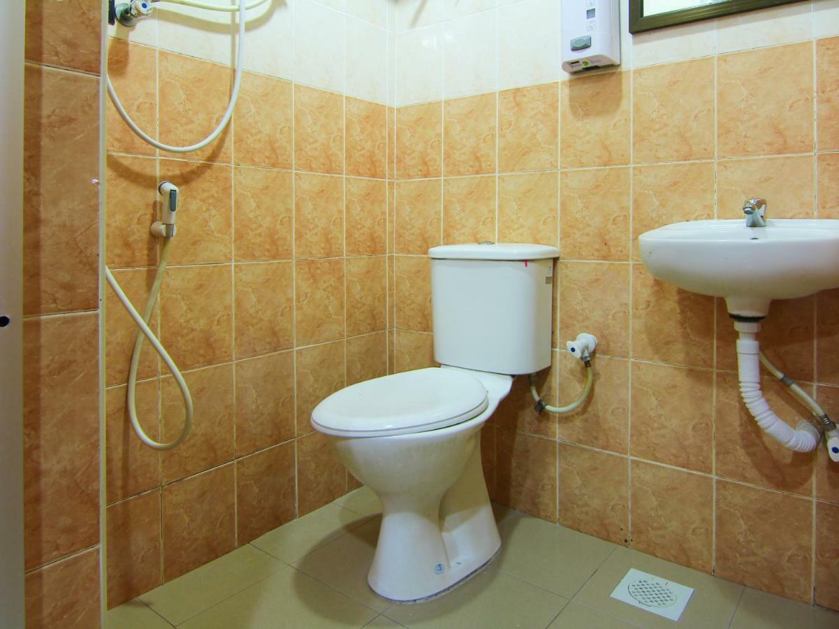 Oyo 11343 Hotel Putra Iskandar Seri Iskandar Ngoại thất bức ảnh